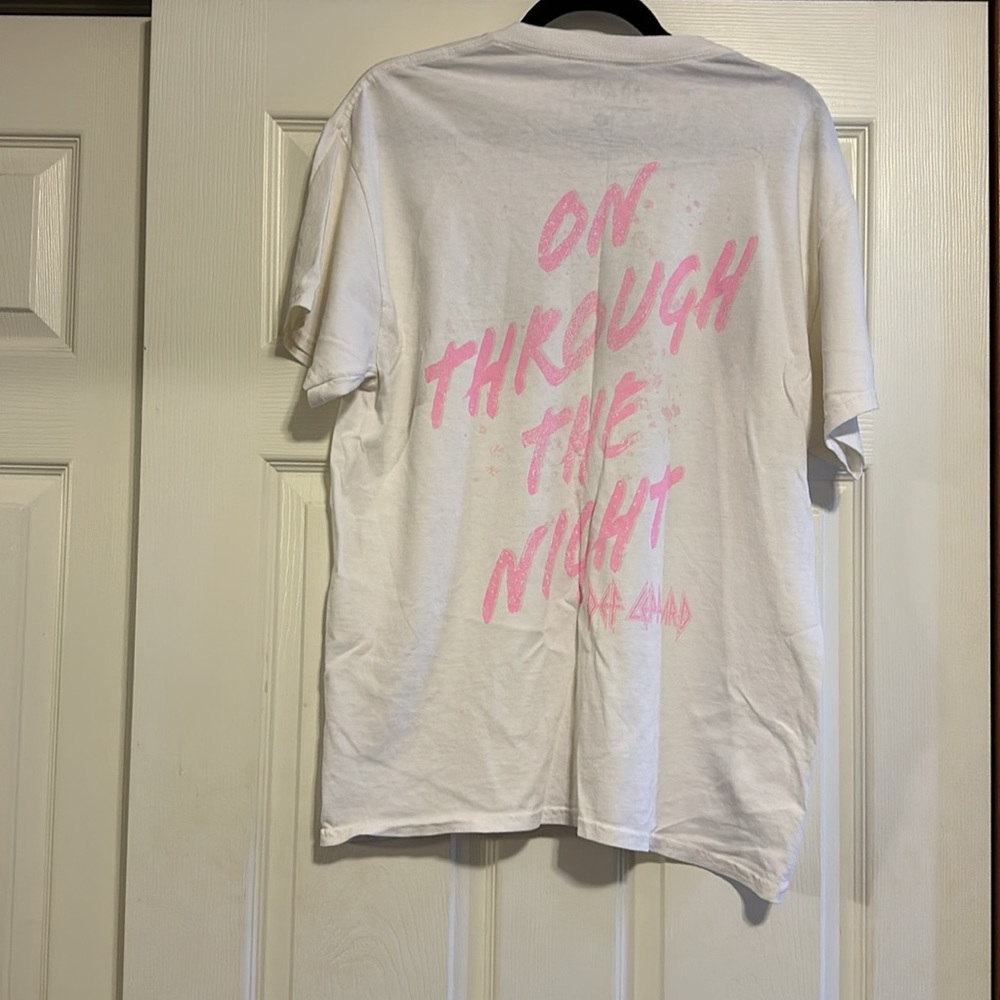 Def Leppard Graphic Tee - Picture 5 of 7